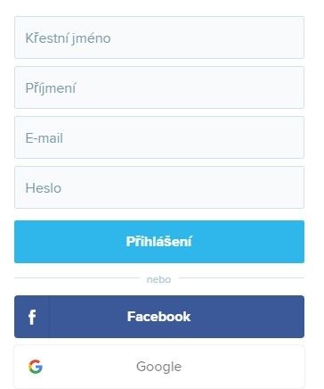 Přihlásit se lze i pomocí Facebooku či Google účtu.